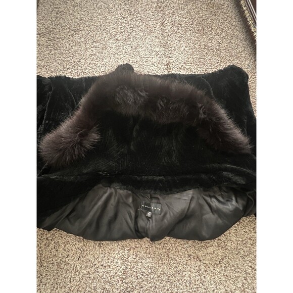 Gallery fox fur trimmed Luxurious hooded coat Small made in USA - Picture 9 of 9